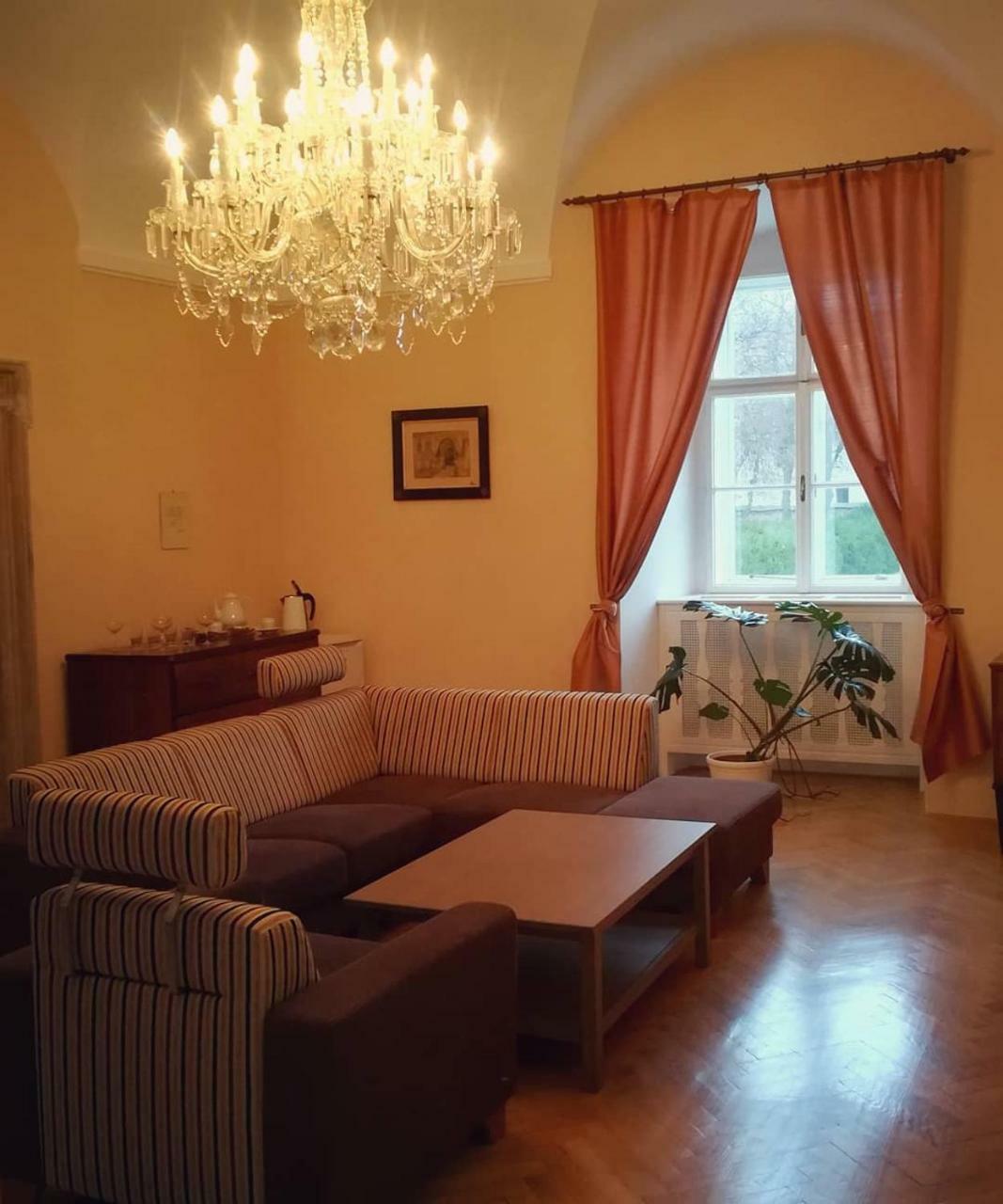 Zámek Nové Město nad Metují Extérieur photo